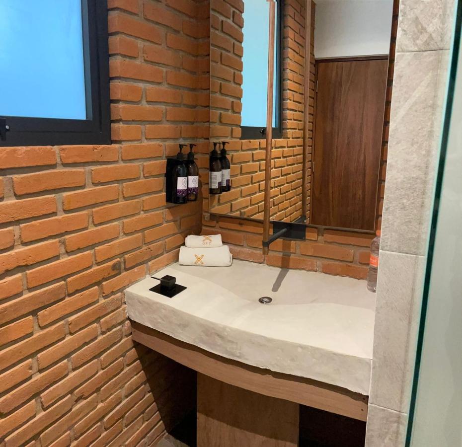 Hotel Oxu Solo Adultos Valle de Bravo Exterior photo