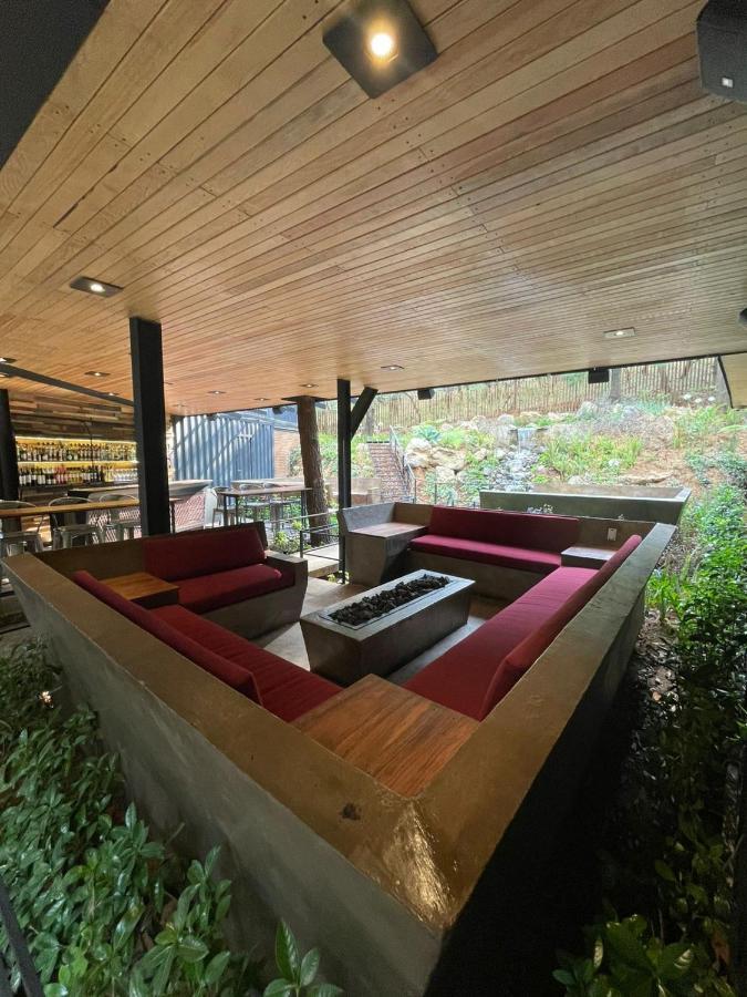 Hotel Oxu Solo Adultos Valle de Bravo Exterior photo